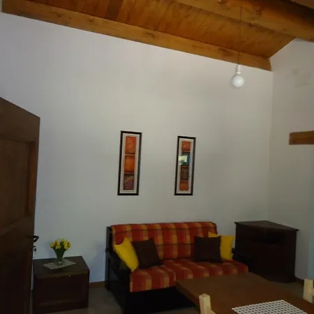 아파트 Casale Monticello 아페치노